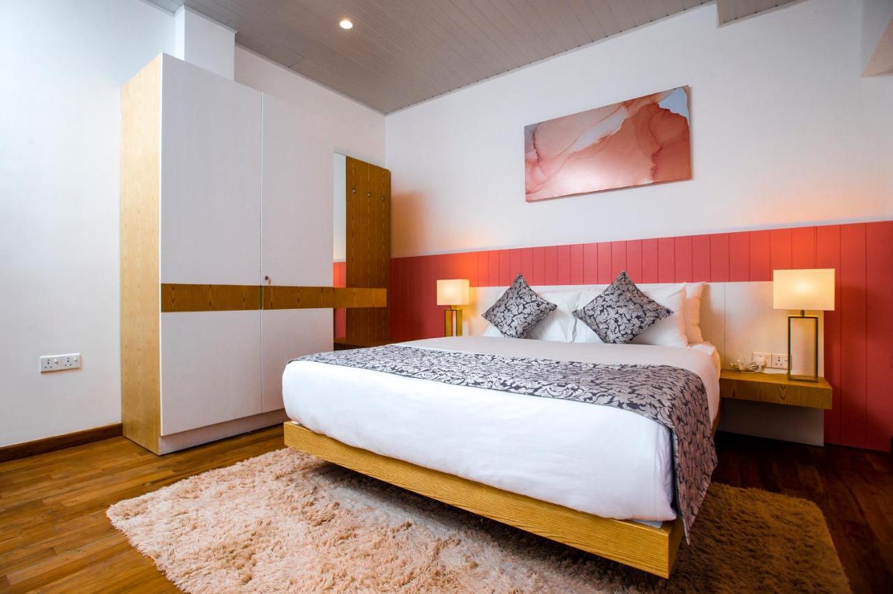 The Breeze Luxury Apartment นูวาราเอลิยา ภายนอก รูปภาพ